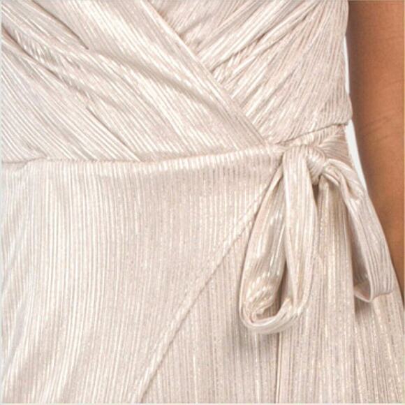 New London Times Women's V-neck Wide Leg High Slits Wrap Stile Metallic Jumpsuit - Picture 3 of 9